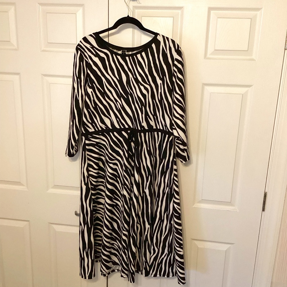Zebra Print Dress Size 2X Black and White Plus Size
